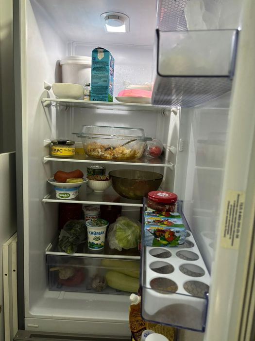 Продам холодильник и морозильник 250000 тг