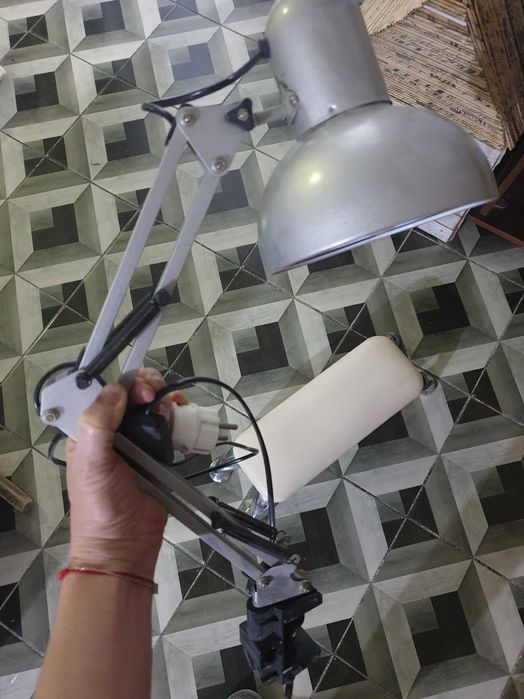 Полки для лаков б/у в хорошем состоянии