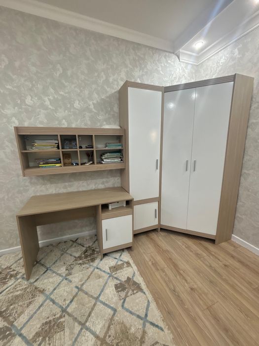 Продается шкаф и и писменый стол для детей