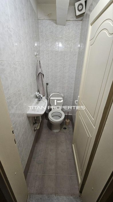 Дава се под наем Двустаен апартамент в Варна, Спортна зала - 56 кв.м за 350 € - Снимка #4