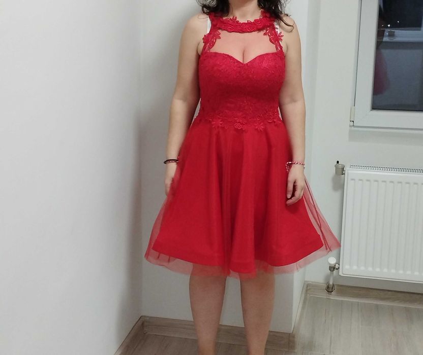 Официална червена рокля