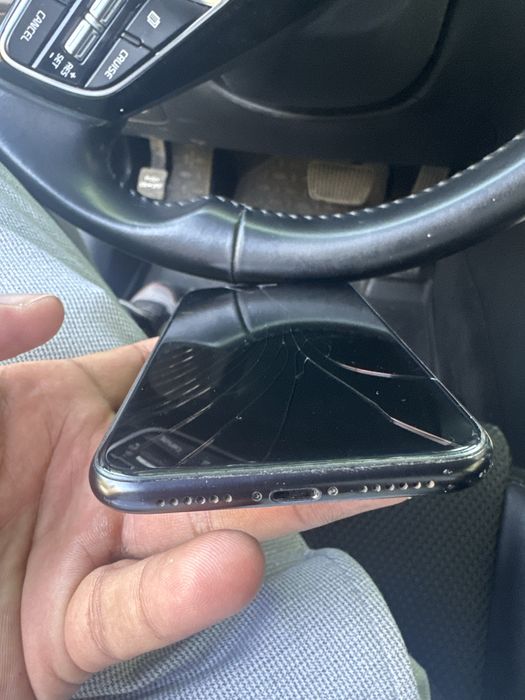 Продам iphone xr 64