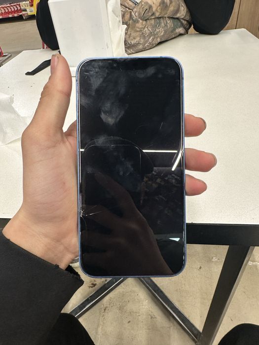 Продам iPhone 13 в хорошем состояний