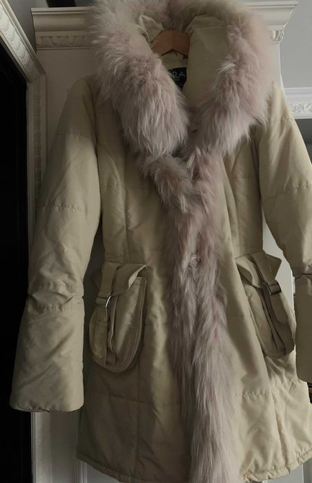 Дълго яке с яка естествен косъм