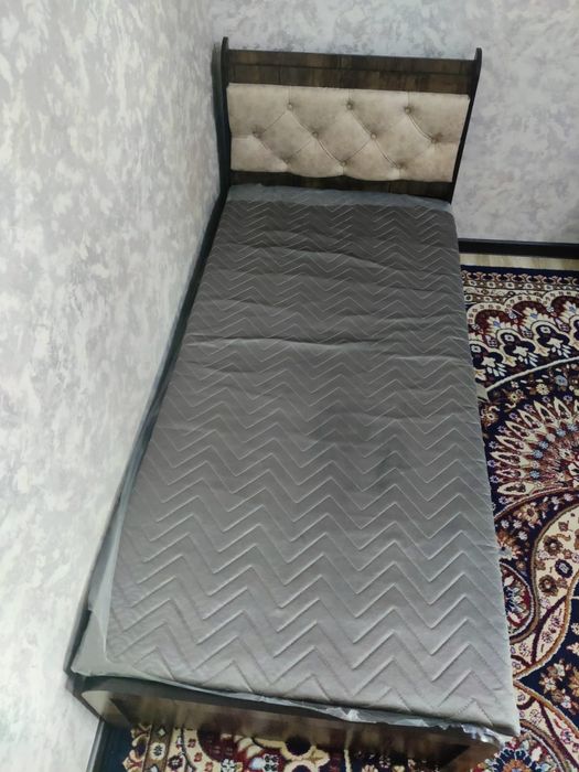 Yangi bitta kishilik karavot