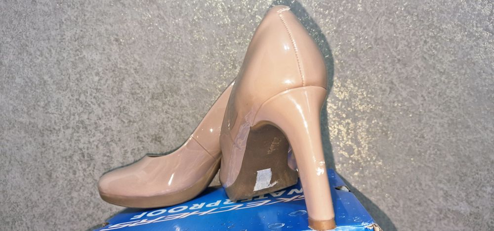 Pantofi Clarks din piele naturala