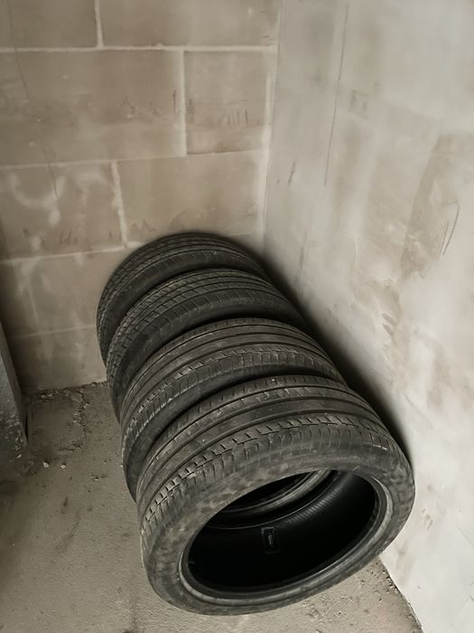 Шины летние 235/45/18