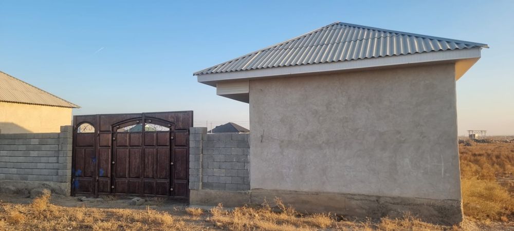 Продаётся участок с времянкой