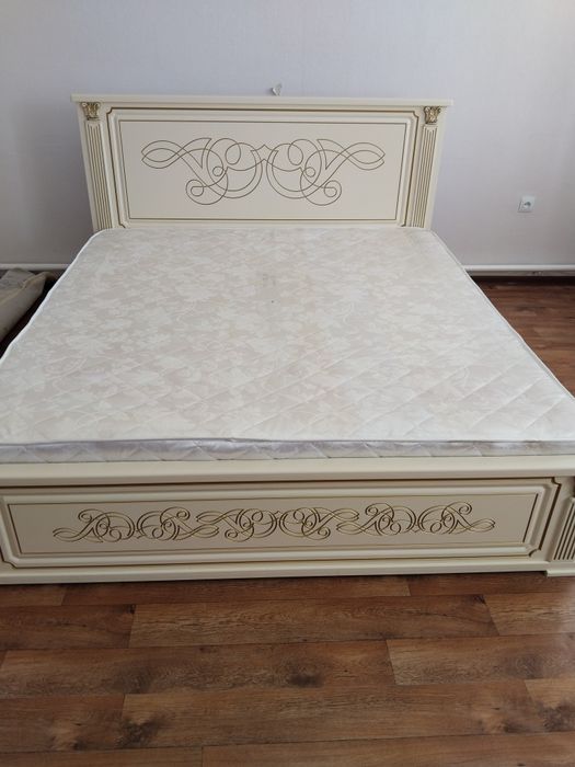 Спальный диван с тумбами