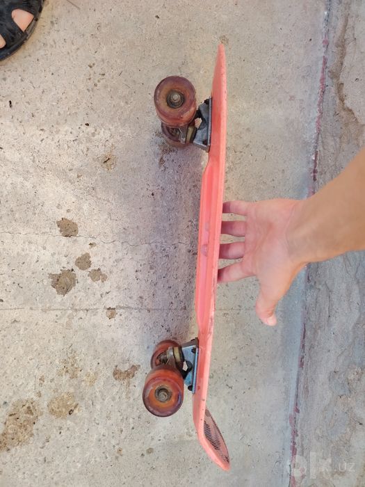 skateboard  xolati yaxshi  aybi yoq naqdga beriladi