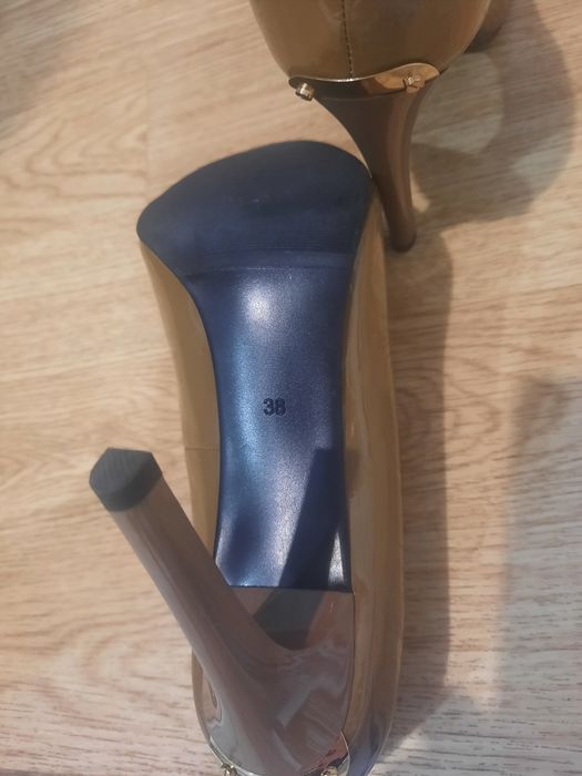 Продам стильные туфли