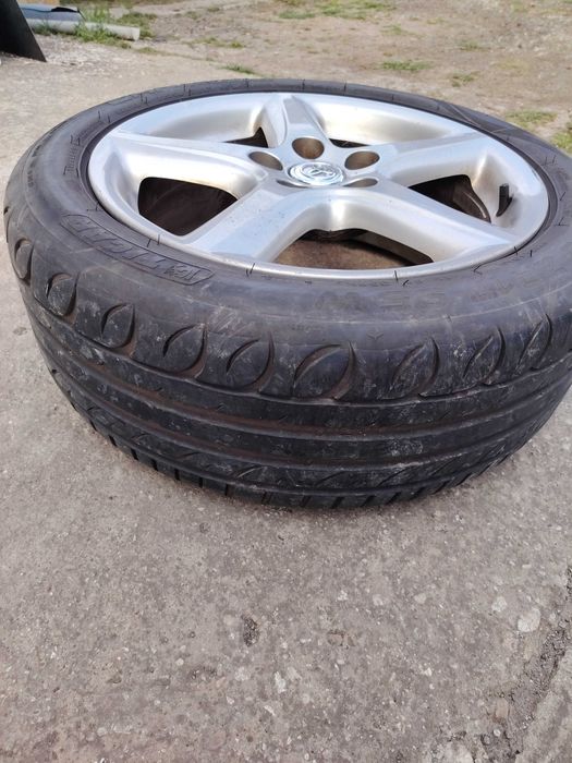 Джанти тойота авенсис 215/50/17 4 бр. Гумо летни на един сезон. 350евро