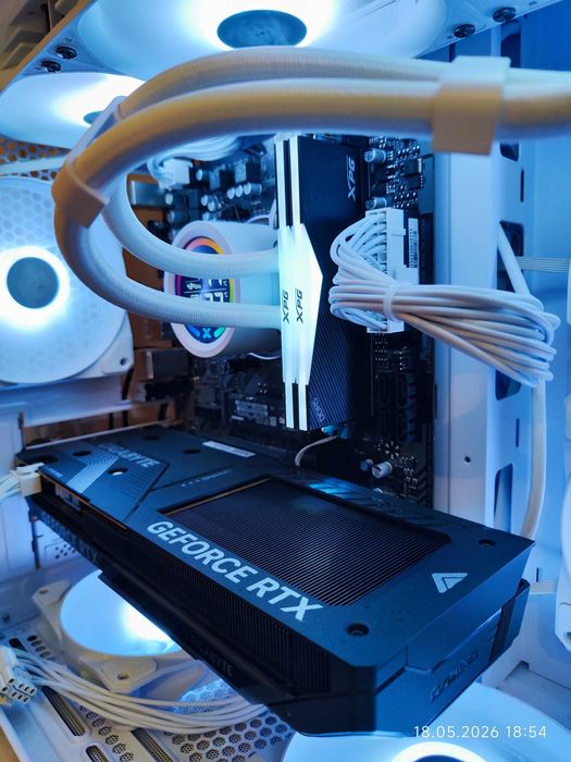 Геймърски Ryzen 7 7800X3D, RTX 5050 8GB, RAM 32GB DDR5, SSD 1TB NVME