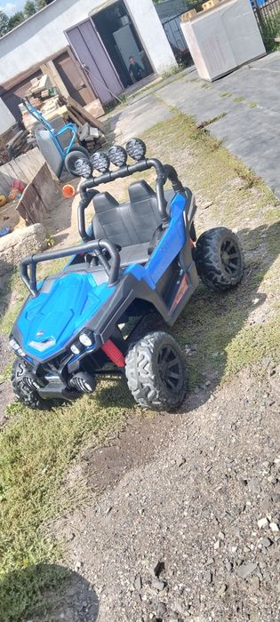 Продам машинку  в