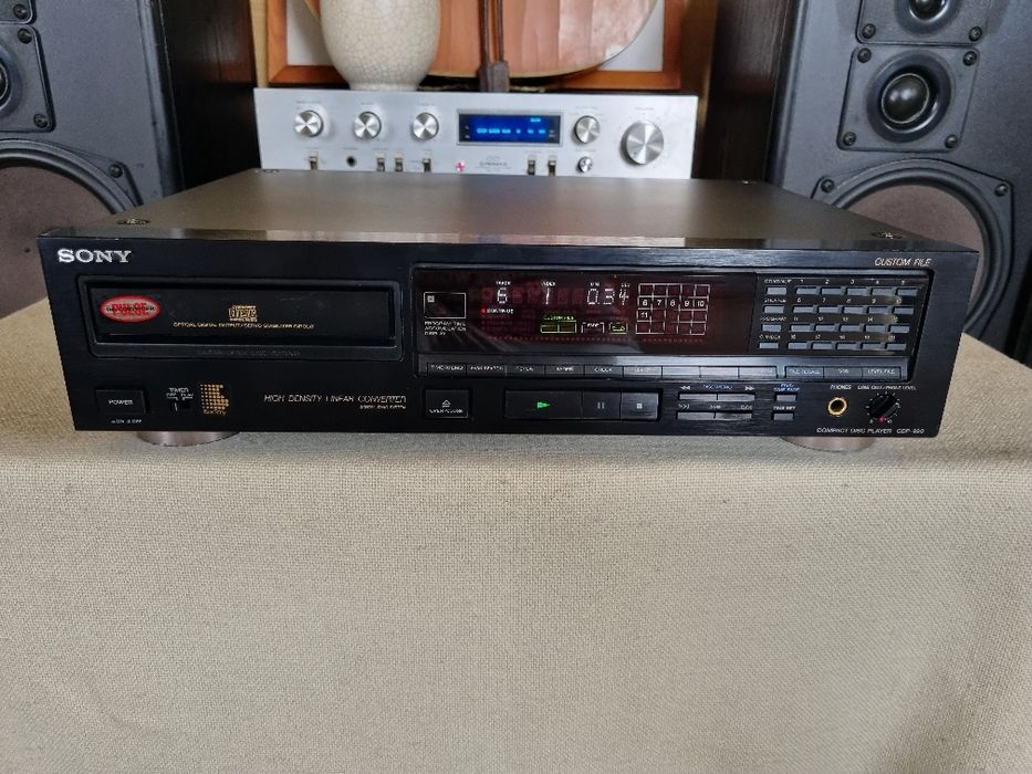 Sony CDP-990. Perfect functional. 18 Bit. Impecabil