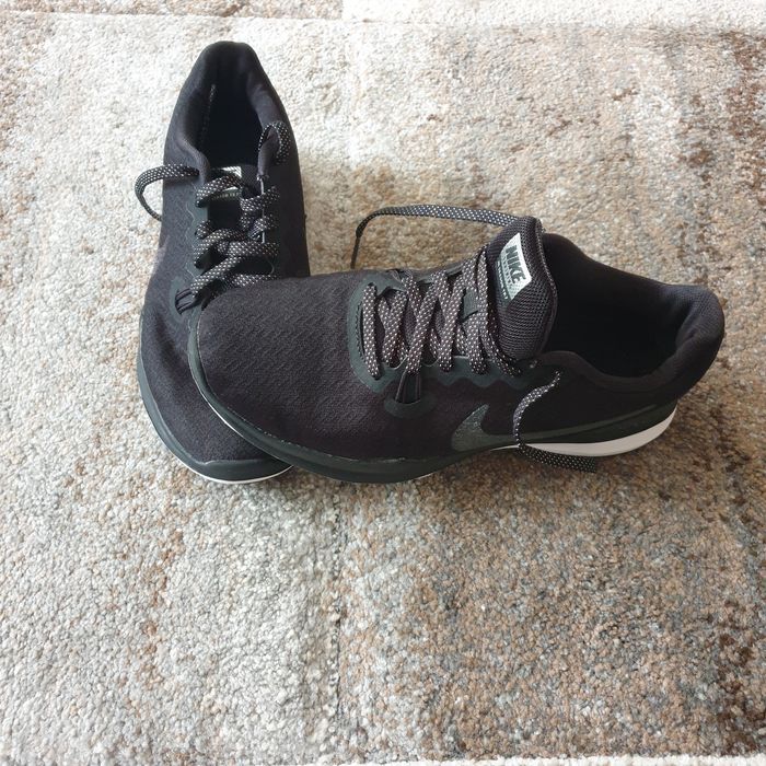 Маратонки NIKE 38 номер