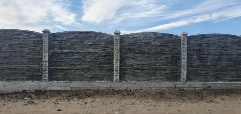 Gard din placi de beton