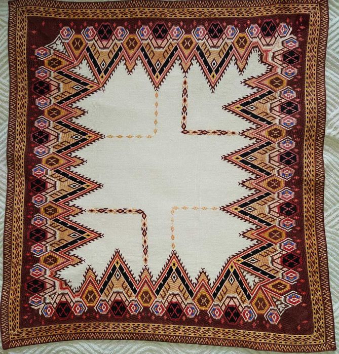 Ръчно шито декоративно битово каре на панама