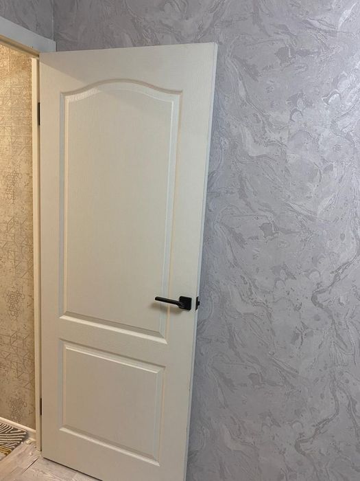 Продам меж ком двери