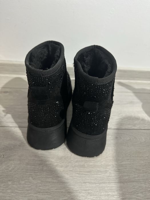 Ugg cu pietre masura 36