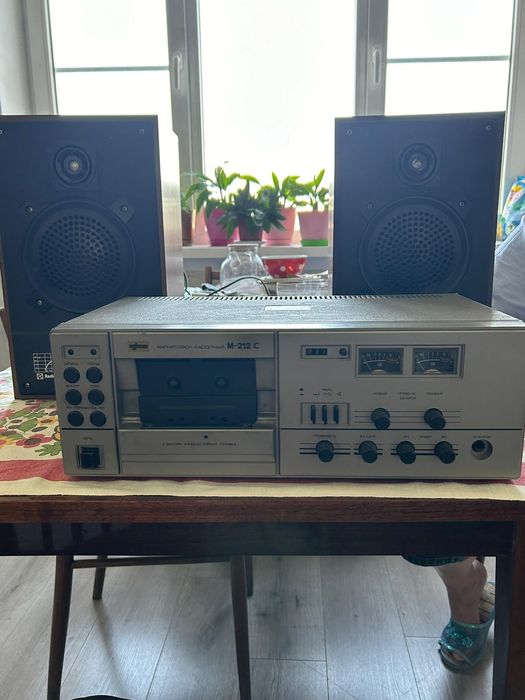 Магнитофон с колонками