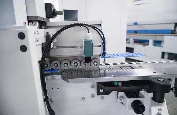 Автоматический кромкооблицовочный станок JIYU JY468J(LAC)