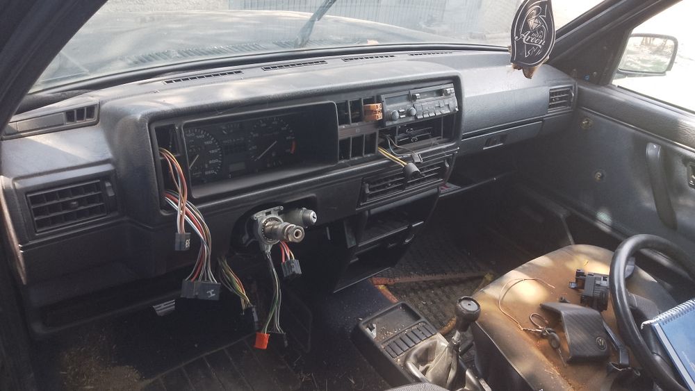Volkswagen Golf 2 1,6 75 на части.