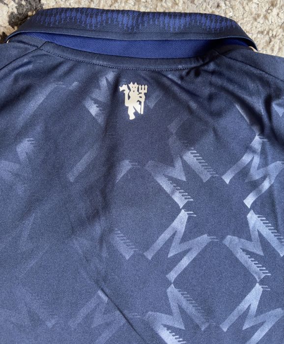 Манчестър Юнайтед - оригиналнa гостуваща фланелкa за сезон 2024-25