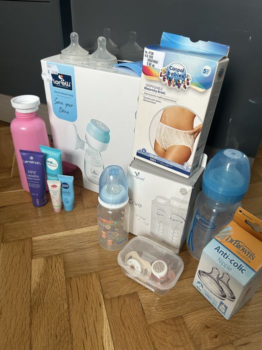 Лот с принадлежности за кърмене и бебе