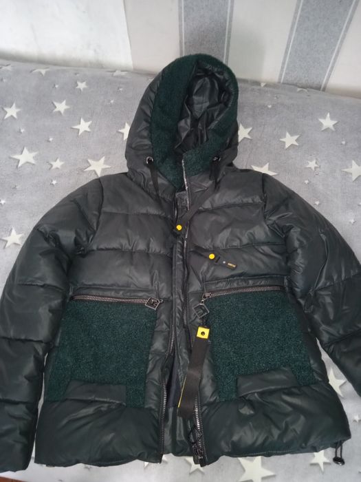 Продам куртку демисезонная на девочку