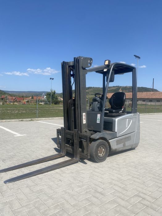 De inchiriat stivuitoare electrice