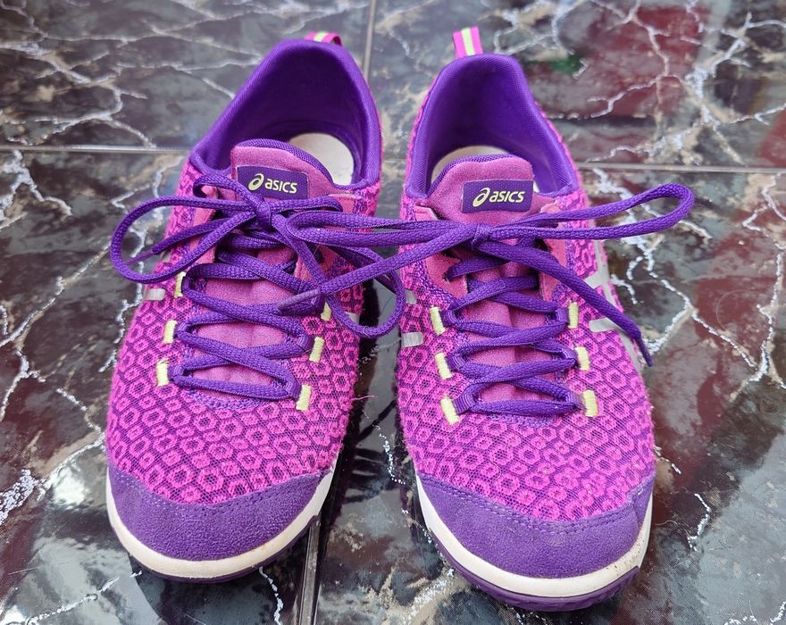 Дамски маратонки Asics размер 39