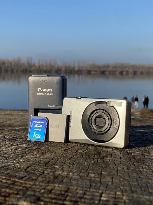 Canon IXUS 75 Digital Camera - Black (7.1MP, 3x Optical Zoom) 3.0" LCD