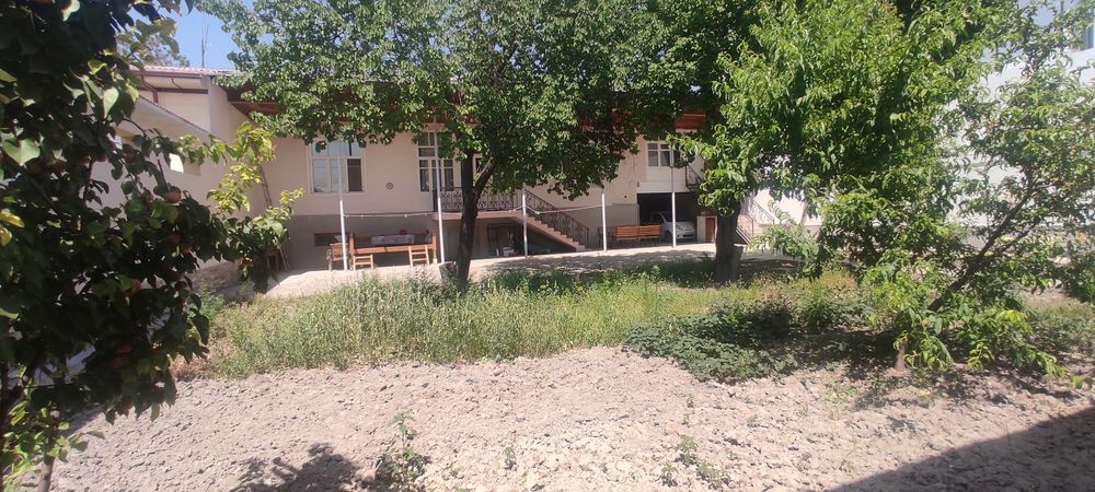 Уй сотилади, Амир Темур маҳалла