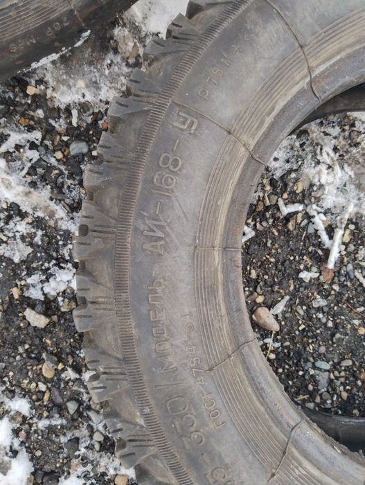 Продам резину. 2 балона