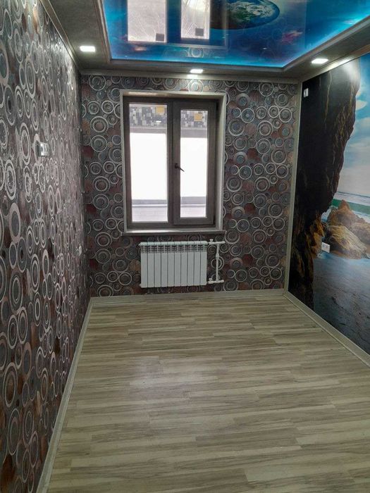 Navoyi viloyati navoyi shaxrida  2/2/4 sotiladi 50000$