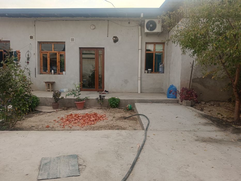 Dormon savxoz 5da3.92 7hona uy sotiladi