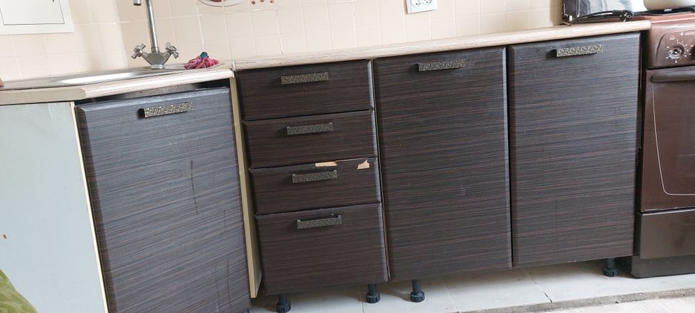 Кухней гарнитура