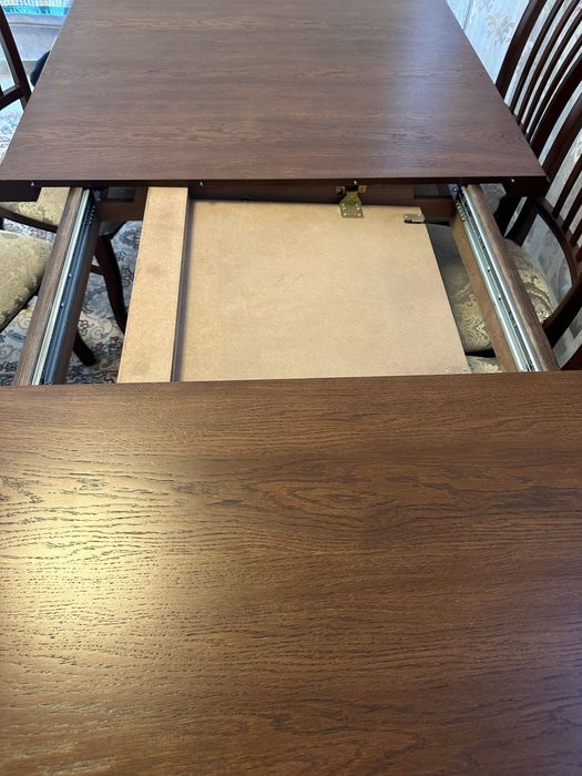 Продам обеденный стол