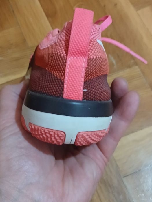 Маратонки NIKE Намаление