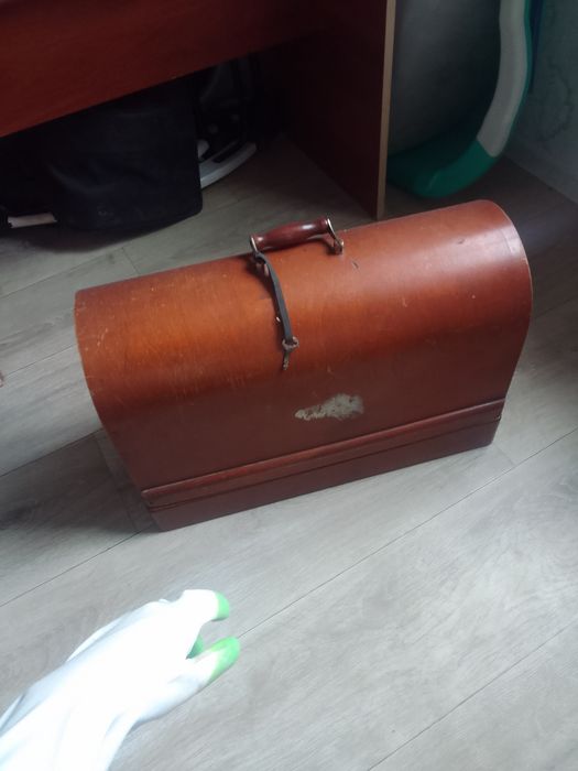 Продаю Швейная машинка ПМЗ (оригинал, СССР)
