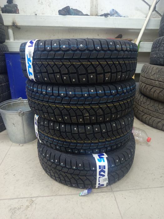 Продам шины комплект новые