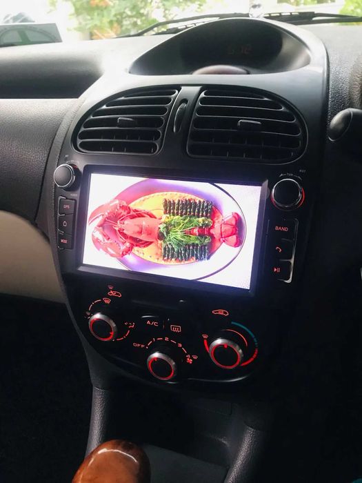 Navigație Android 15 Dedicata Peugeot 206 4GB RAM – CarPlay, QLED, DSP