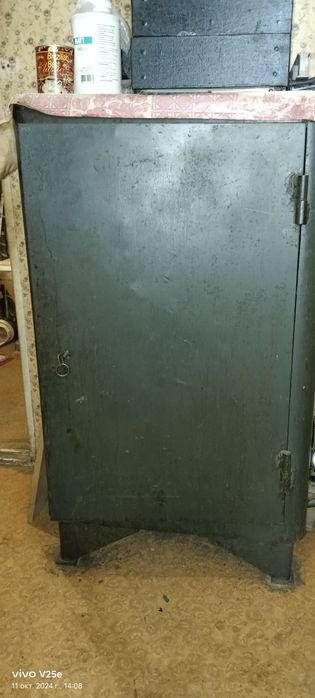 Большой напольный сейф