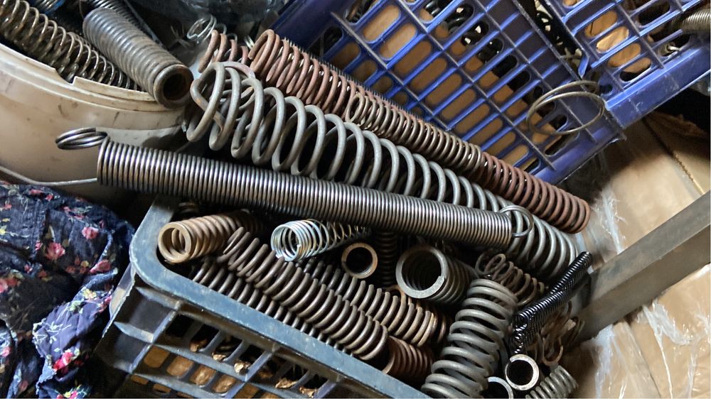 Пружины на двери