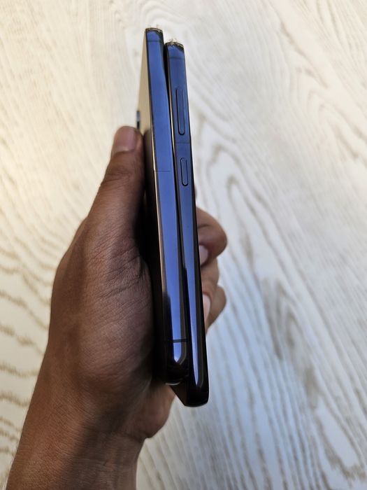 Samsung Galaxy S23 5G. Snapdragon 8/2. OzU 8/256 GB. Imeka o'tkan