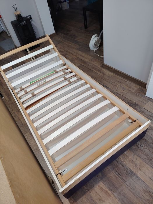 Легла с подматрачни рамки