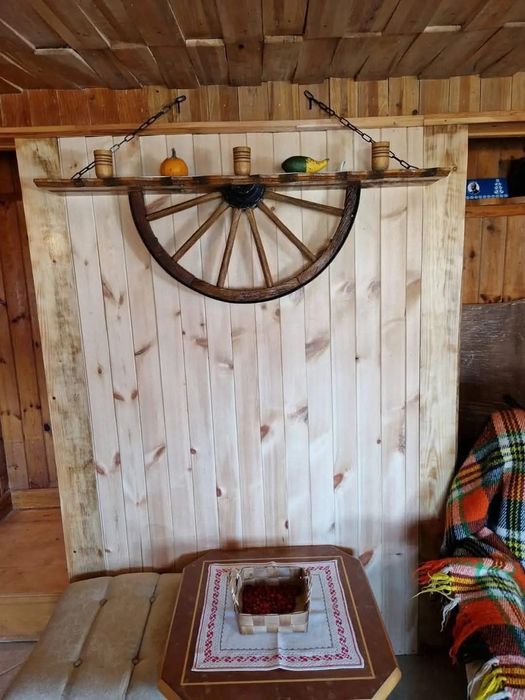 Рафт лампи с  колела от каруца с ръчно изработени дървени чашки