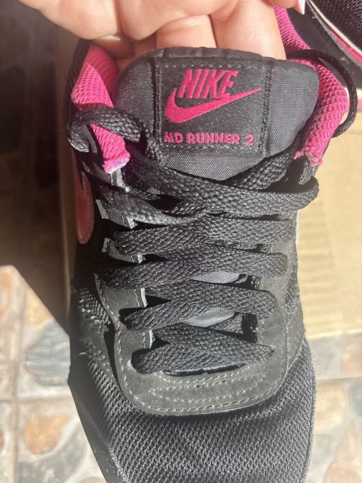 Adidasi nike sport