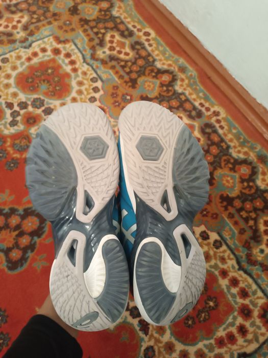 Волейбольные кроссовки